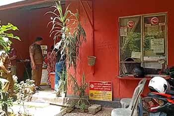 මොරගහහේන උපතැපැල් කාර්යාලයේ තිබූ ලක්ෂ හතරක් හොරකම් කරලා