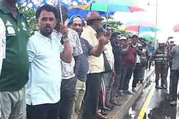 මාදැල් ධීවරයින් ජනාධිපති ලේකම් කාර්යාලය ඉදිරිපිට සත්‍යග්‍රයක