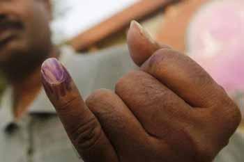 ඇඟිල්ල පාට නොකරන්න ගත්තු තීරණයෙන් රු.මි. 100ක ඉතිරියක්