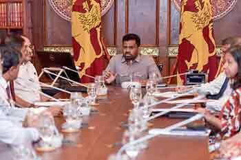 දේශීය කර්මාන්ත ප්‍රර්වධනය කරමින් ඩොලර් ආදායම ඉහළ නංවා ගැනීම රජයේ ඉලක්කයයි - ජනපති