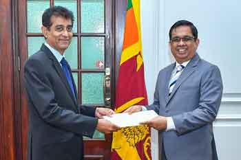 ශ්‍රී ලංකා ආයෝජන මණ්ඩලයේ නව සභාපති ලෙස දුමින්ද හුලංගමුව පත් කෙරේ