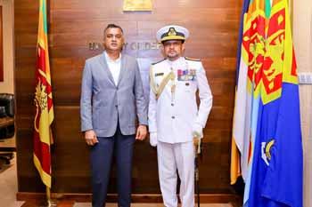 නව නාවික හමුදාපති සහ ආරක්ෂක ලේකම් අතර හමුවක්