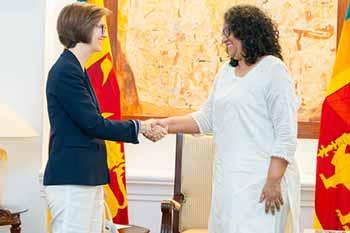 ධුර කාලය අවසන් කරන ස්විට්සර්ලන්ත තානාපතිවරිය සහ අග්‍රාමාත්‍යවරිය අතර හමුවක්
