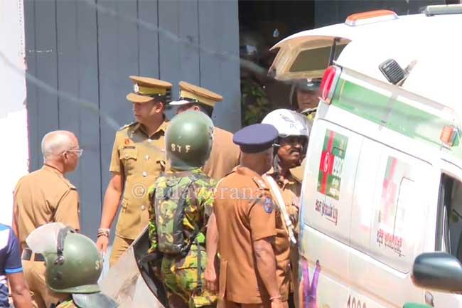 මීගමුව බන්ධනාගාර ගැටුමින් නිලධාරීන් ඇතුළු 7ක් මරුට - 50කට තුවාල