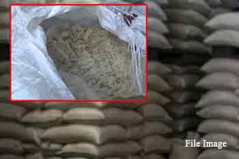 පරිභෝජනයට නුසුදුසු සීනි ටොන් 4,250ක් සමග සිව්දෙනෙකු අත්අඩංගුවට