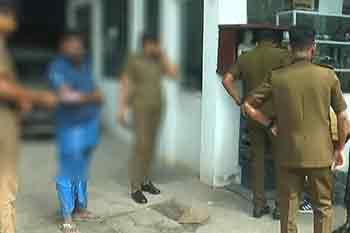 කොළඹ ඩෙංගු මඩින්න ගිය PHIලා 8කටත් ඩෙංගු හැදෙයි