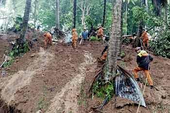 පිලිපීනයේ නායයෑම්වලින් 15කට වැඩි පිරිසක් මරුට