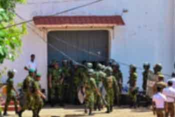 මීගමුවේ බන්ධනාගාර ගැටුමින් මිය ගිය නිලධාරීන් වෙනුවෙන් ලක්ෂ 20ක වන්දියක් ගෙවීමට අවධානය