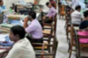 ඉල්ලීම් ලැබුණොත් විශ්‍රාම වයස වෙනස් කරන්න රජය සැරසෙයි