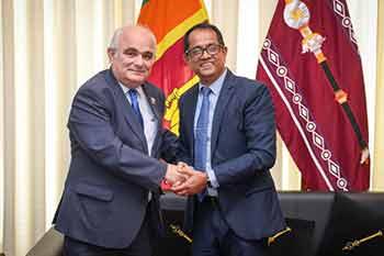 රුසියානු තානාපතිවරයා සහ කථානායකවරයා අතර හමුවක්