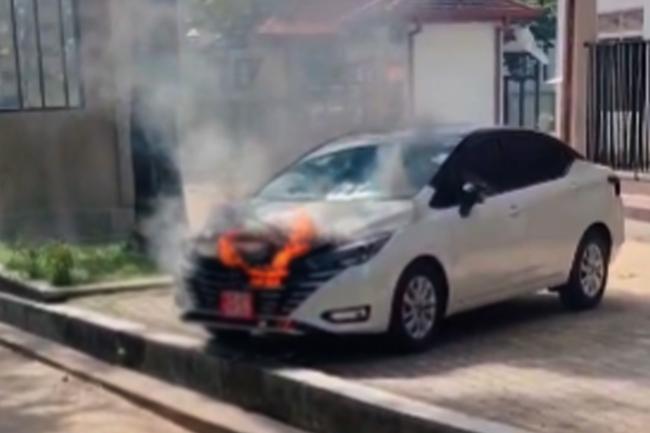 සමාජ මාධ්‍ය කැළඹූ කුරුණෑගල කාර් රථ ගින්න ගැන පොලීසියෙන් පැහැදිලි කිරීමක්