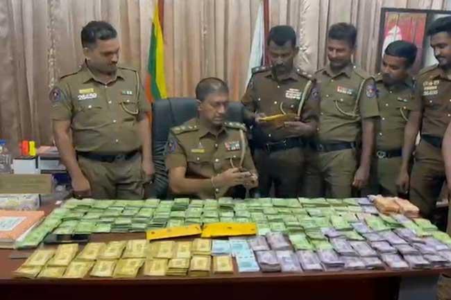 පාසල් සිසුවෙකුට තර්ජනය කර සිදුකළ මත්ද්‍රව‍්‍ය ජාවාරමක් නීතියේ රැහැනට