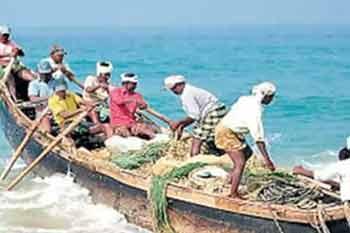 පුත්තලම සිට හම්බන්තොට දක්වා පමණක් ධීවර කටයුතු යළි ඇරඹීමට අවසර