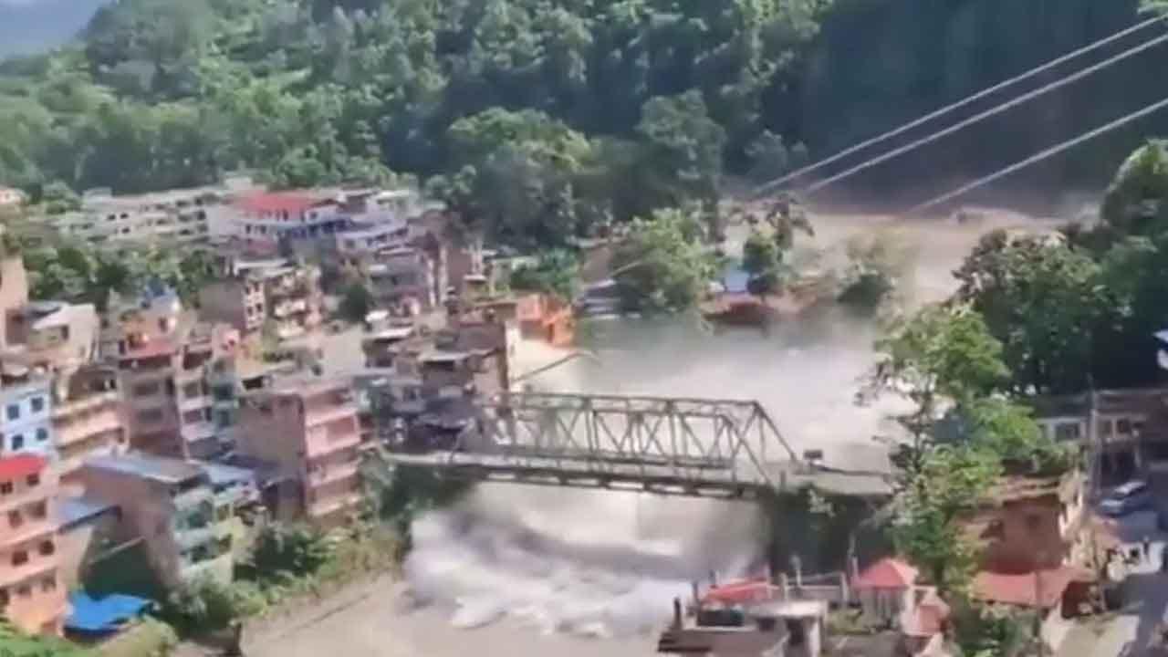 නේපාලයේ ගංවතුරෙන් මියගිය ගණන 31 දක්වා ඉහළට