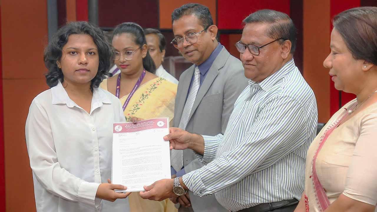 විදේශ සේවා නියුක්ති කාර්යාංශයට නව සේවකයින් 100ක්