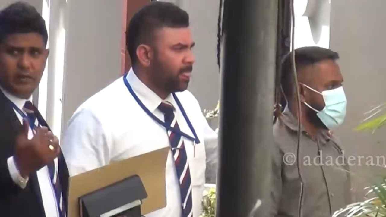 භාණ්ඩ ආනයනය කරන මුවාවෙන් කරපු හපන්කම
