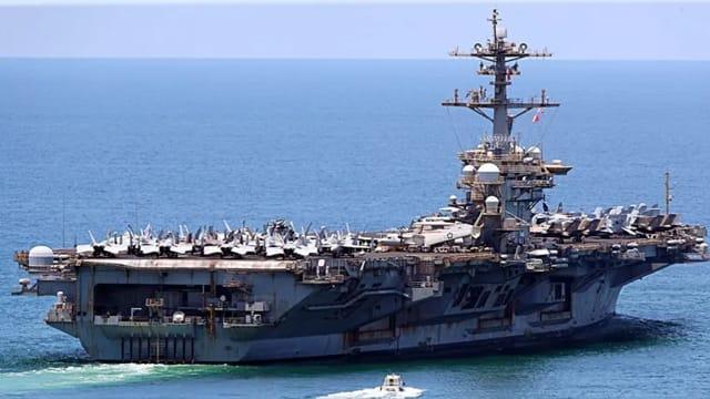 USS Abraham Lincoln නෞකාවේ නාවිකයින් 8ක් දිවිනසා ගැනීමට තැත් කරයි