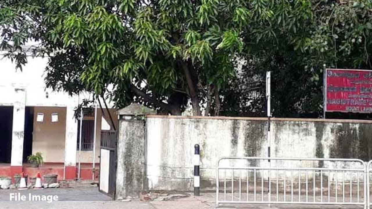 'බඩෝවිට අසංක -  කොස් මල්ලි' පාර්ශ්වයේ දෙදෙනෙකු ගුටිබැට හුවමාරුවක