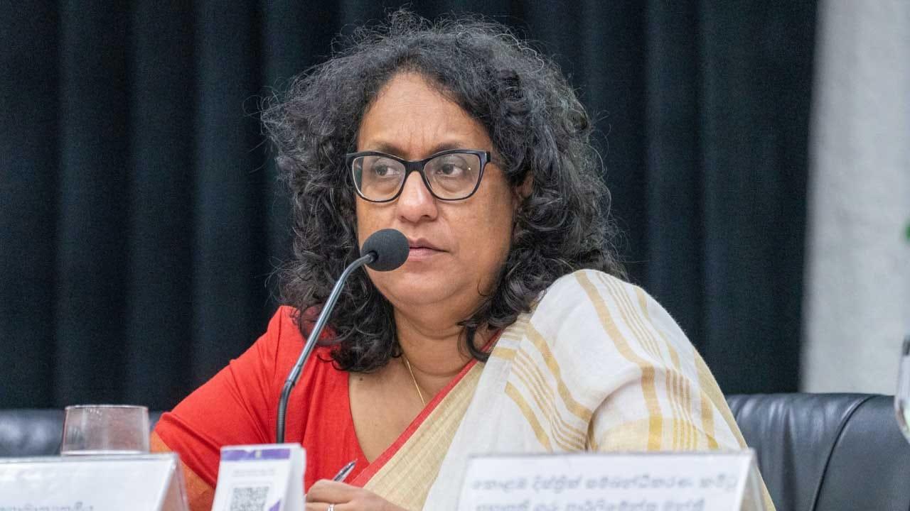 ඉදිරි සති දෙක තුළ කොළඹ ඇළ මාර්ග හා කාණු පද්ධති පිරිසිදු කරන්නැයි අගමැතිගෙන් උපදෙස්