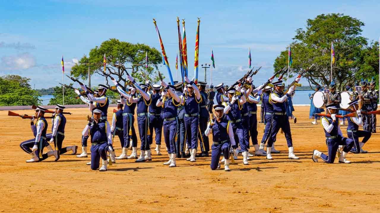 පියාසර නිල ලාංඡන පැළඳවීමේ උත්සවය ආරක්ෂක ලේකම්වරයාගේ ප්‍රධානත්වයෙන් 