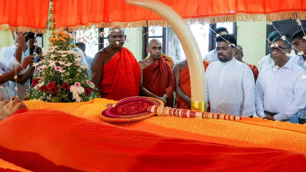 ගැටඹේ නාහිමිගේ ශ්‍රී දේහයට ජනපති අවසන් ගෞරව දක්වයි