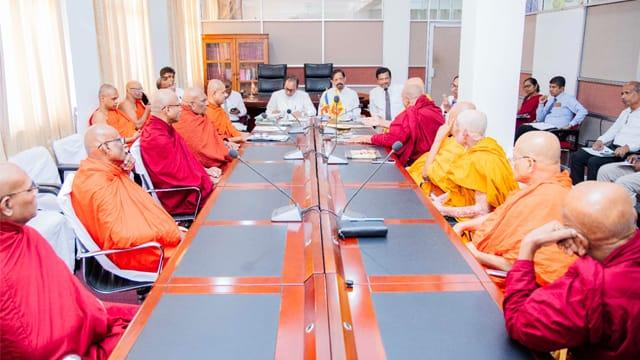 බුද්ධශාසන සභා රැස්වීමේදී තීරණ රැසක්