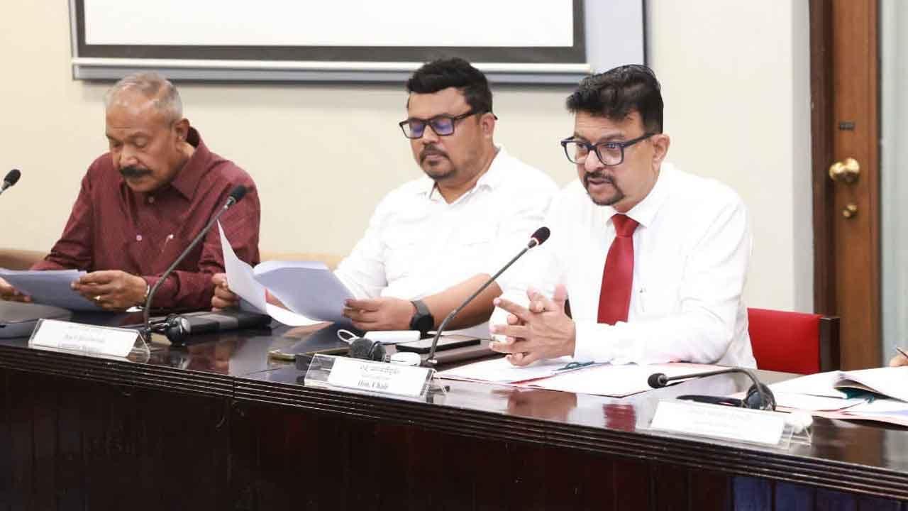 අධ්‍යාපන වෘත්තීක සභාව ස්ථාපිත කිරීමේ ක්‍රියාවලියේ ප්‍රමාදය පිළිබඳ විශේෂ අවධානය