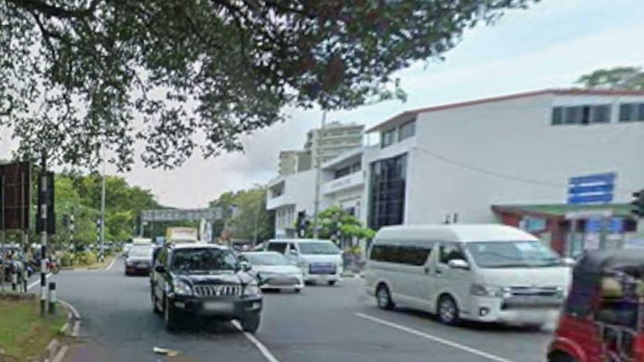 බොරැල්ල කනත්ත අවට මාර්ගවල දැඩි රථවාහන තදබදයක්
