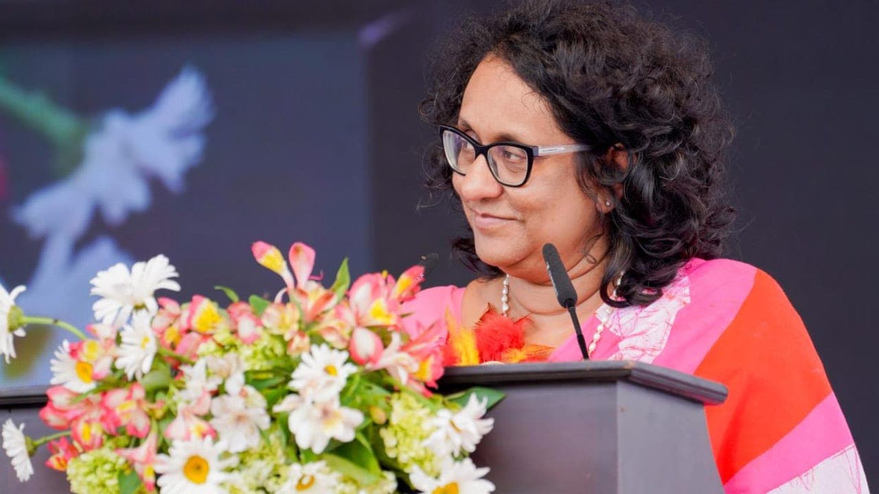 අධ්‍යාපනයේ ප්‍රතිලාභ සැමට සමානව හිමිවිය යුතු බව අග්‍රාමාත්‍යවරිය කියයි