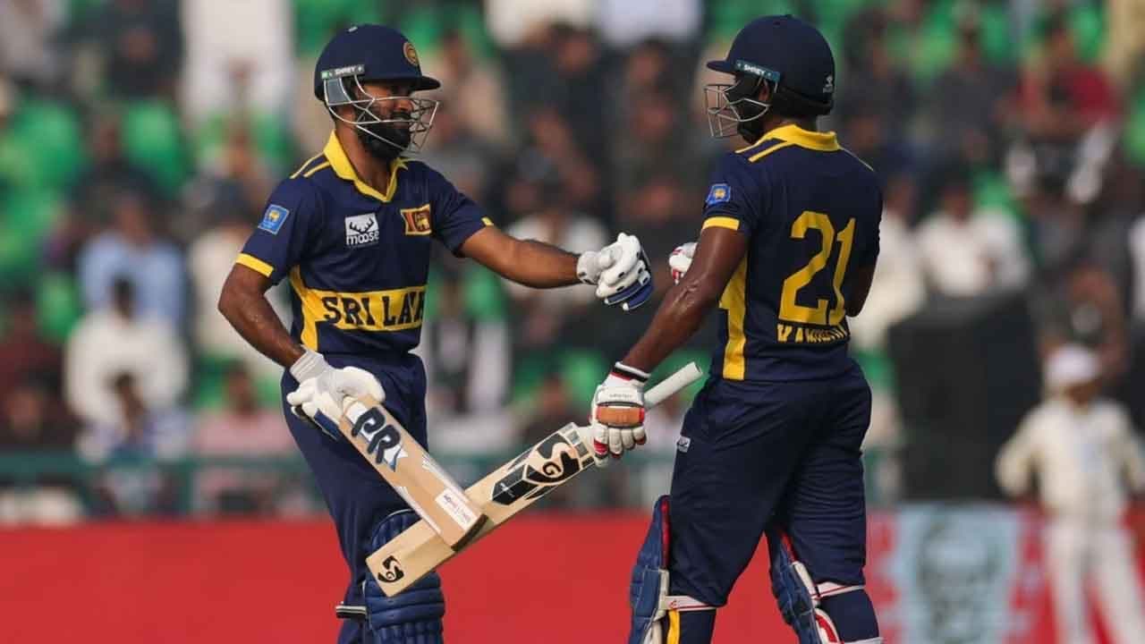 ශ්‍රී ලංකාවෙන් පාකිස්තානයට ලකුණු 326ක ඉලක්කයක්