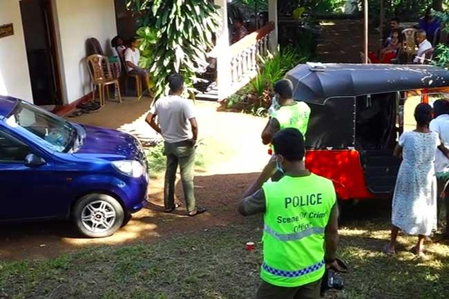 දරුවන් තිදෙනා සමඟ මවක් වස පානය කර ජීවිතක්ෂයට