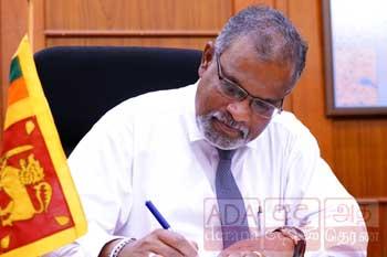 මුදල් අමාත්යාංශ ලේකම් වැඩට බහී