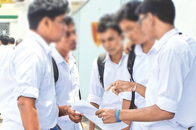උසස් පෙළ සමතුන්ට දැනුම්දීමක්