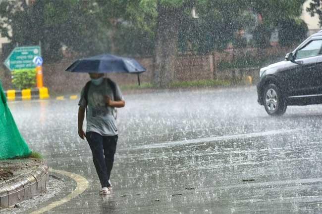 අදත් මි.මී 100 ඉක්මවූ වැසි