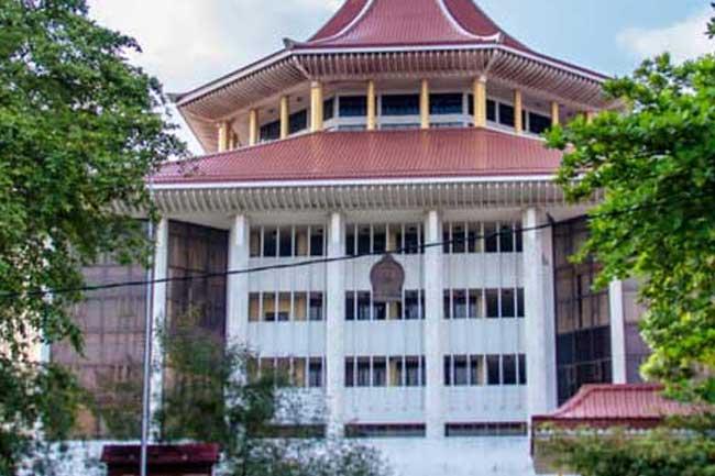 සුරාබදු කොමසාරිස් ජනරාල් ඇතුළු පිරිසකට එරෙහිව ශ්රේෂ්ඨාධිකරණයට මෝසමක්