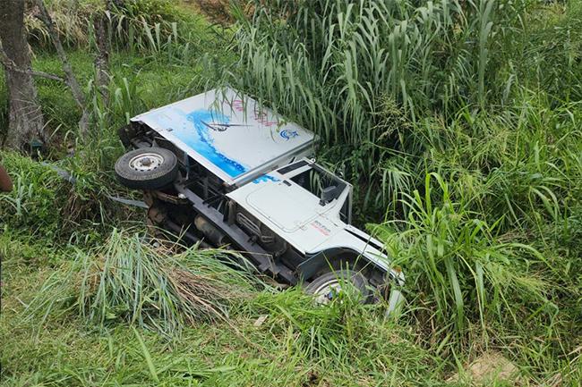 කැබ් රථ අනතුරින් 5ක් රෝහලට