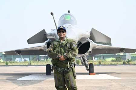 ගුවනට නැගි ඉන්දීය ජනපති..