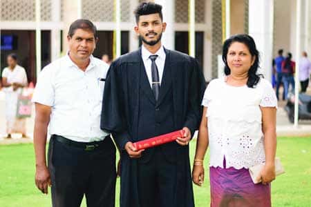 කුඩු සමග හසුවූ විදුහල්පතිගේ මාලිමා මන්ත්රී බිරිඳ කොස්ගොඩ සුජීගේ ඥාතිවරියක්