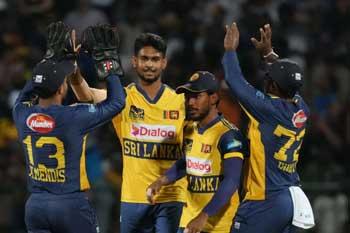 වෙනස්කම් රැසක් සමඟ ශ්රී ලංකා ලෝක කුසලාන සංචිතය නම් කරයි