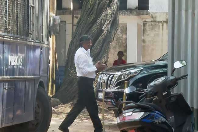 හිටපු ජනාධිපති ලේකම් සමන් ඒකනායක තවදුරටත් රිමාන්ඩ්