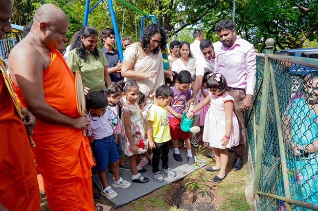 පැළ සිටුවීමේ නැකැත් චාරිත්රය...