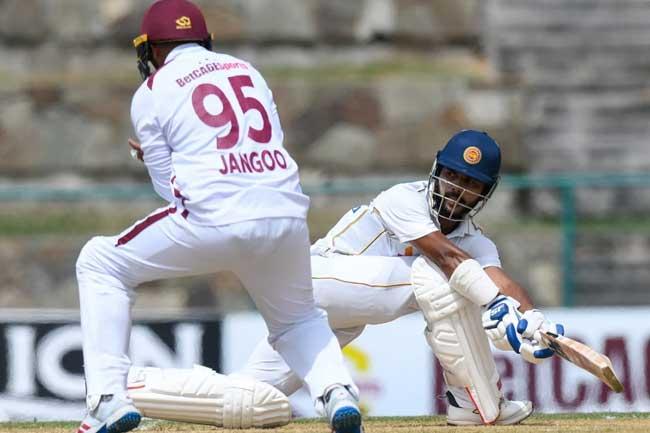 ධනංජයගේ ශතකයෙන් ශ්රී ලංකාව හිස ඔසවයි