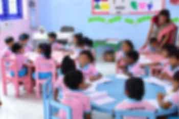 පෙර පාසල් දරුවන්ටත් අත්පා ආවරණය වන ඇඳුම් අන්දවන්න