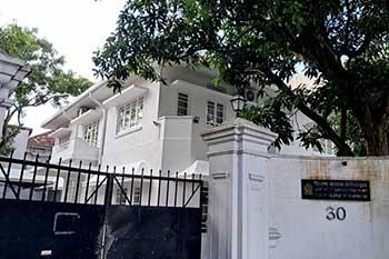 පොදු හතුරාට එරෙහිව කඳවුරු බැඳීම