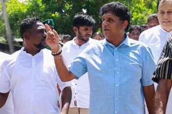 මේ රජය රට විනාශ කර ඒකාධිපති පාලනයකට උත්සාහ කරනවා - සජිත්