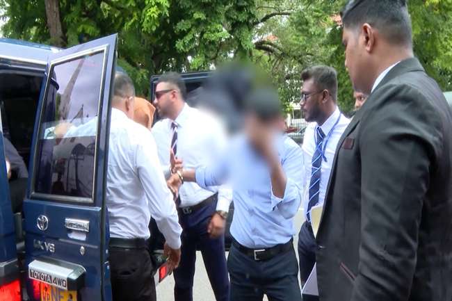 බැංකු ලොක්කෝ උණ්ඩියල් ක්රමයට රටින් සල්ලි පන්නපු හැටි හෙළිවෙයි - සම්පූර්ණ විස්තරේ