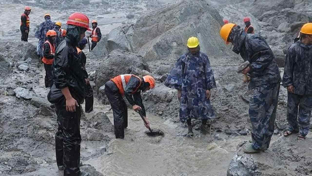 නේපාල ඛේදවාචකයෙන් මියගිය ගණන 903ක් දක්වා ඉහළට