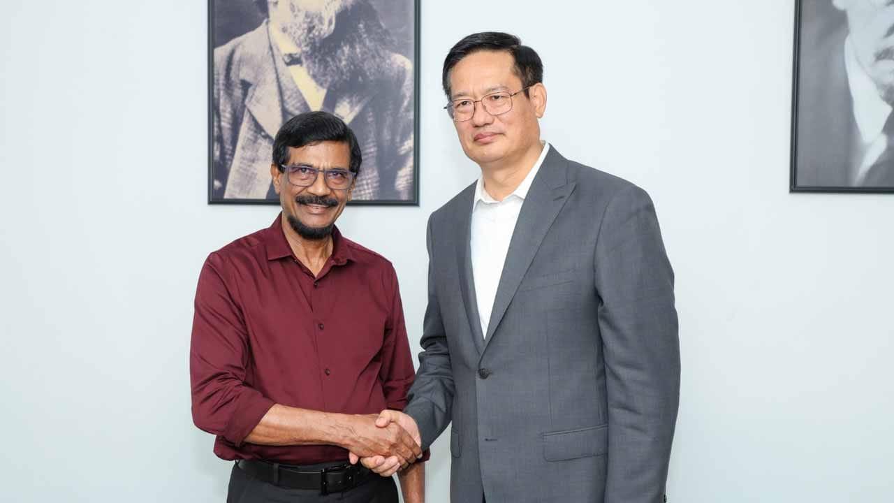 නව චීන තානාපති සහ ජවිපෙ ප්රධාන ලේකම් අතර හමුවක්
