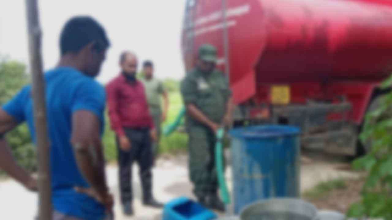 වියළි කාලගුණයෙන් පීඩාවට පත් ලක්ෂයකට අධික පිරිසට තවදුරටත් පානීය ජලය