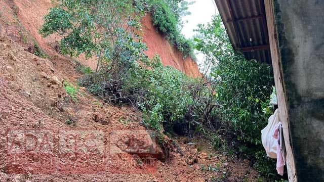 දිස්ත්රික්ක තුනකට නායයෑම් අනතුරු ඇඟවෙයි